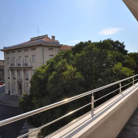 Fortuna Luxury 1 Bed & Breakfast